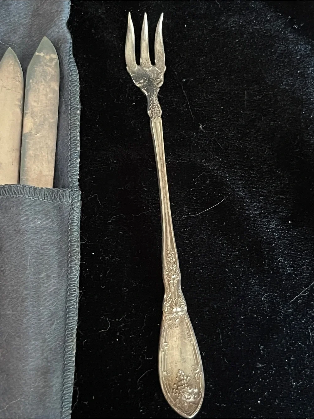 Lot of 22 Vintage Silver Plated Silverware Cheese Fruit Knives, appetizer Forks